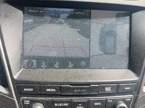 Used 2017 Hyundai Santa Fe Sport image 9