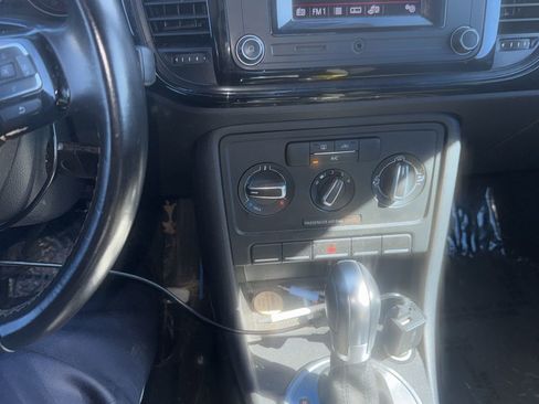 Used 2019 Volkswagen Beetle 2.0T S image 10