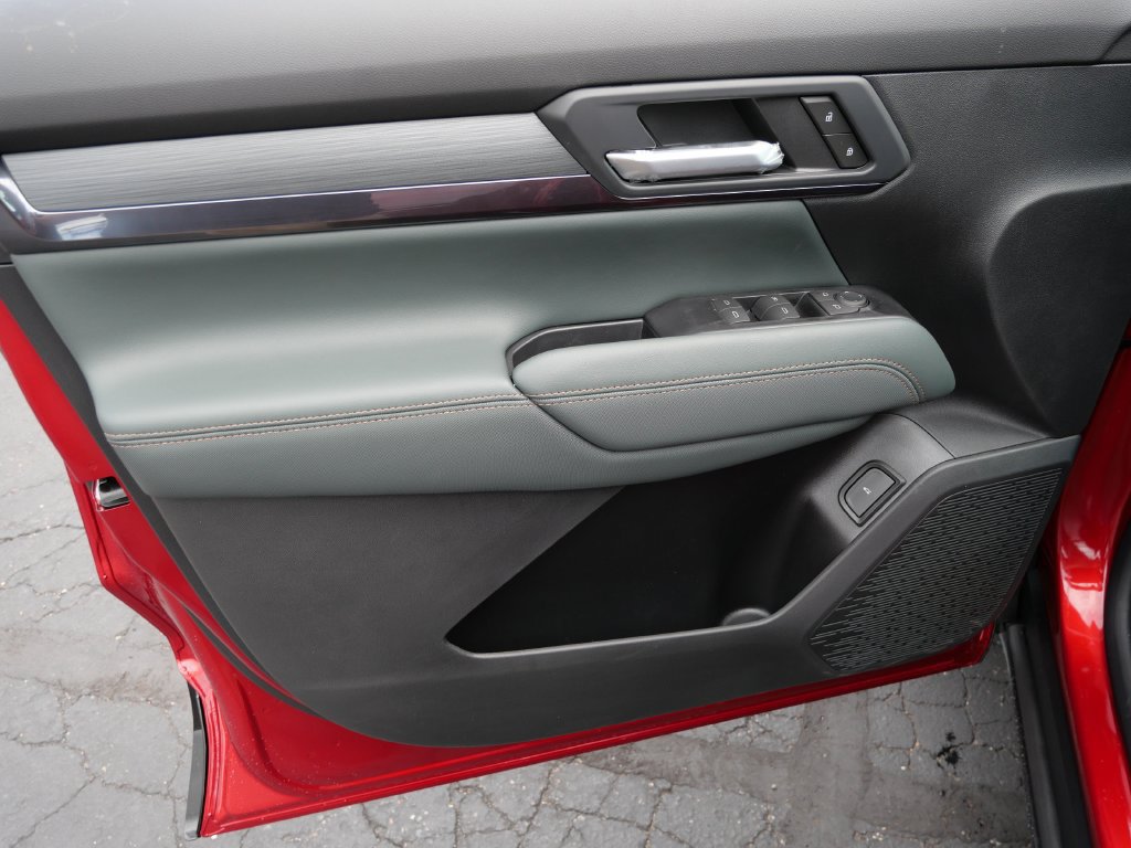 New 2027 GMC Terrain AT4 w/ Technology Package II AWD/4WD image 8