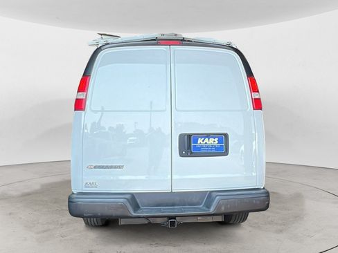 Used 2018 Chevrolet Express 2500 RWD image 5
