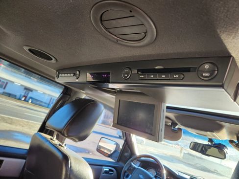 Used 2010 Ford Expedition Limited image 22