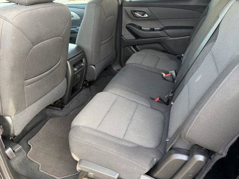 Used 2023 Chevrolet Traverse LT image 17