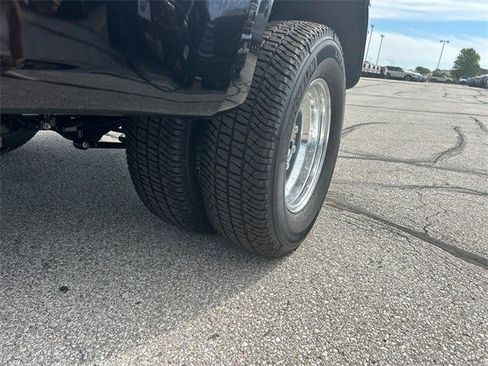 New 2025 Ford F350 Platinum w/ Platinum Plus Package image 17