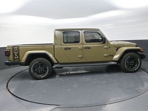 Used 2025 Jeep Gladiator Sport image 8