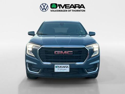 Used 2024 GMC Terrain SLE image 8