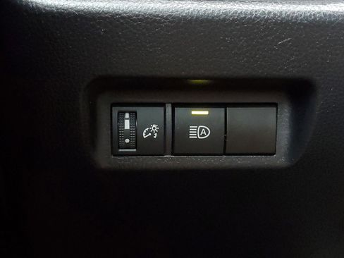 Certified 2022 Toyota RAV4 XLE image 30