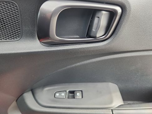 Certified 2022 Hyundai Venue Limited image 35