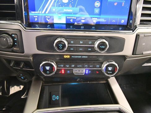 Used 2022 Ford F350 Lariat image 25