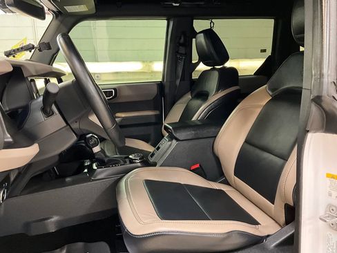 Used 2023 Ford Bronco Wildtrak image 12