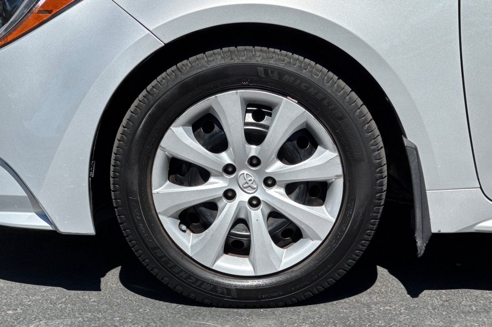 Used 2020 Toyota Corolla LE FWD image 35