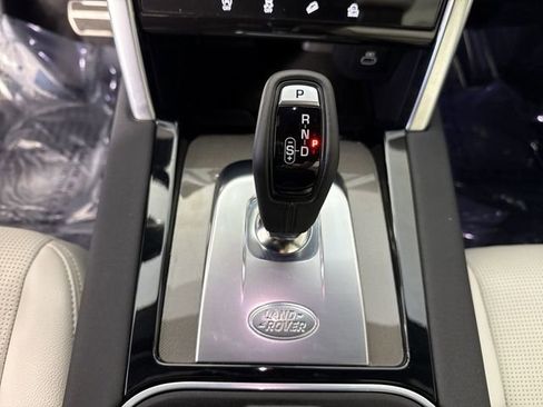 Used 2023 Land Rover Discovery Sport SE image 17