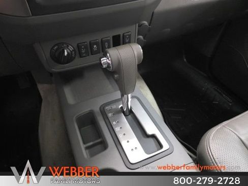 Used 2014 Nissan Frontier SL w/ SL Moonroof Package image 16