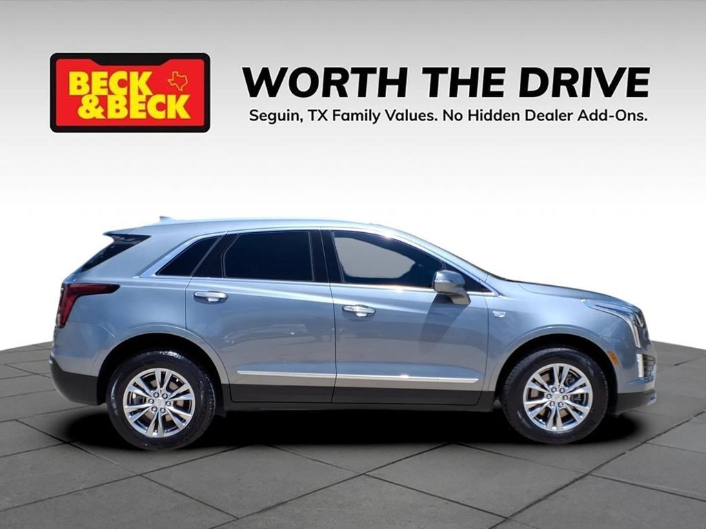 Used 2021 Cadillac XT5 Premium Luxury w/ LPO, Floor Liner Package FWD image 4