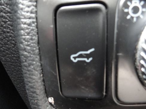 Used 2021 Ford Explorer Limited w/ Equipment Group 301A RWD image 35