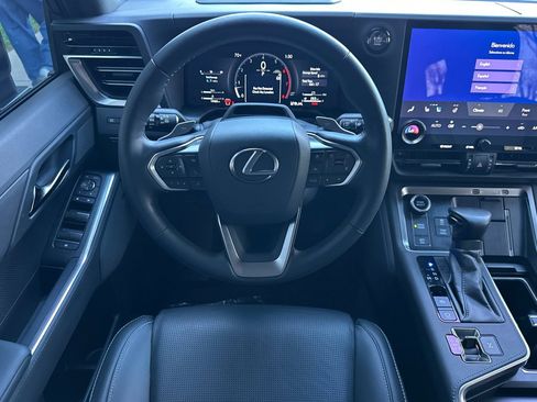 Certified 2024 Lexus GX 550 w/ Accessory Package (2T) image 18