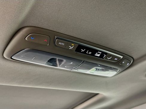 Used 2025 Kia Telluride S AWD/4WD image 29