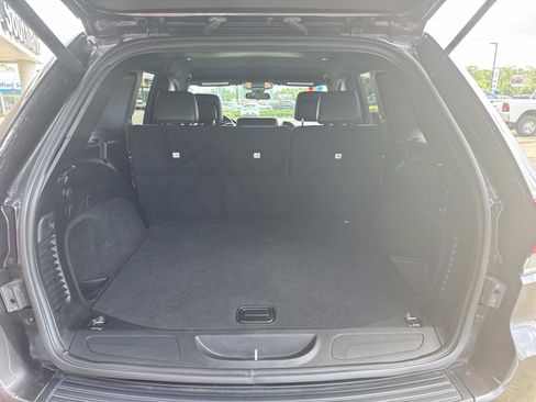 Used 2021 Jeep Grand Cherokee Laredo X image 8