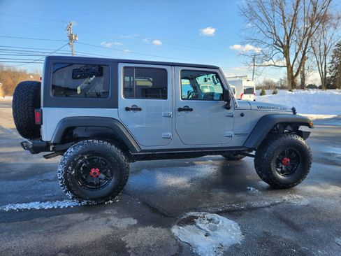 Used 2017 Jeep Wrangler Unlimited Sport image 16