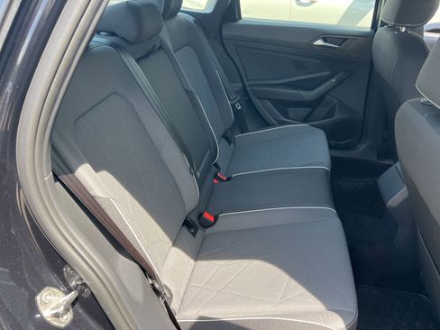 Used 2025 Volkswagen Jetta Sport FWD image 31