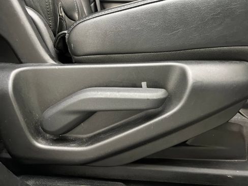 Used 2024 Jeep Wagoneer Series II w/ Flexible Seating Group RWD image 24