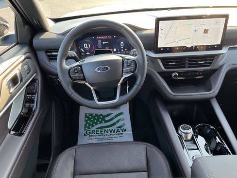 New 2026 Ford Explorer Platinum image 25