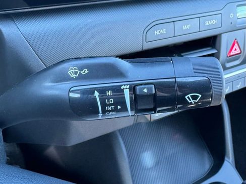 New 2025 Kia K4 LXS image 16