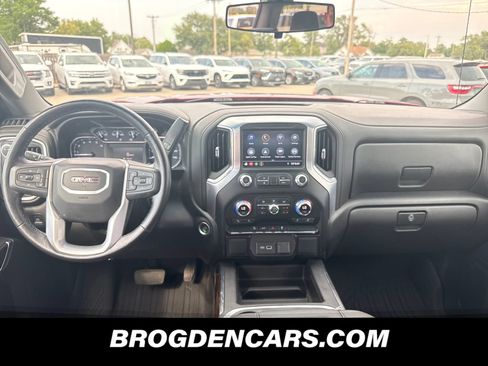 Used 2022 GMC Sierra 1500 Elevation w/ LPO, Elevation Black Package AWD/4WD image 9