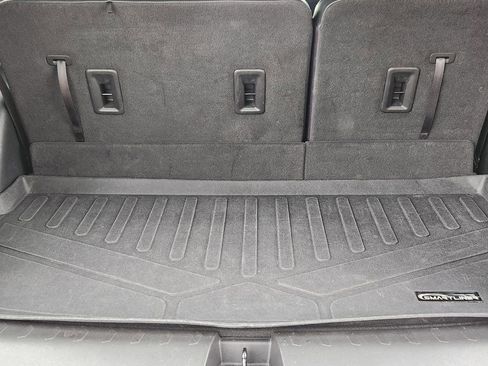 Used 2020 Chevrolet Traverse Premier w/ LPO, Black Accent Package image 22