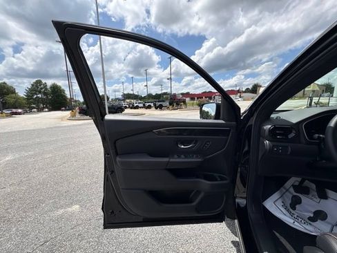 Used 2025 Honda Pilot Black Edition image 10