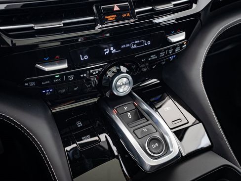 Certified 2025 Acura MDX SH-AWD w/ Advance Package image 32