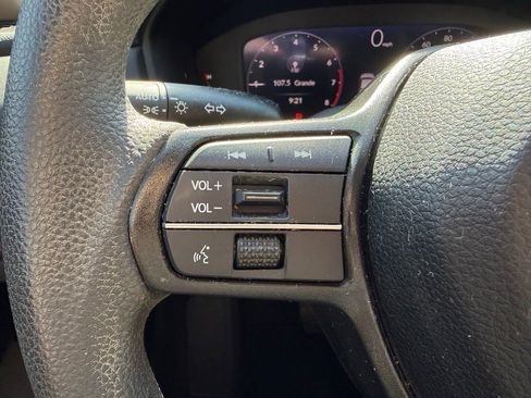 Used 2023 Honda Accord EX image 12