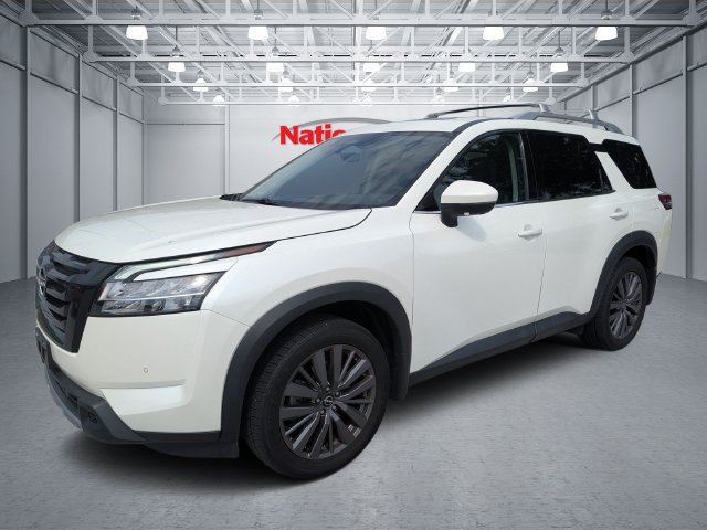 Used 2024 Nissan Pathfinder SL w/ SL Premium Package AWD/4WD image 1