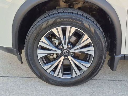 Certified 2023 Nissan Rogue SV FWD image 12