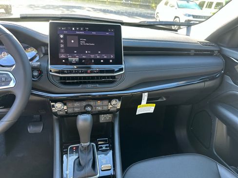 New 2026 Jeep Compass Limited image 16