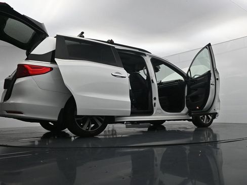 Used 2023 Honda Odyssey Touring image 29