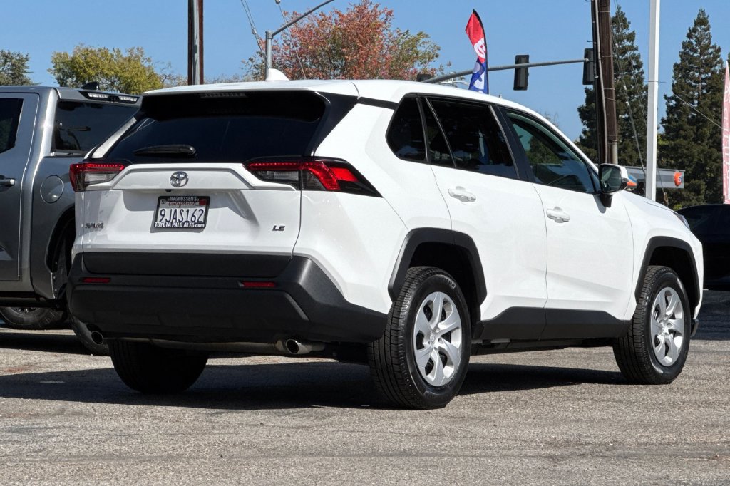 Certified 2023 Toyota RAV4 LE FWD image 3