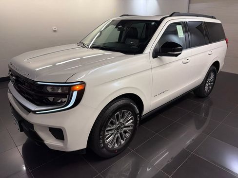 New 2027 Ford Expedition Platinum w/ Driver's Package AWD/4WD image 3