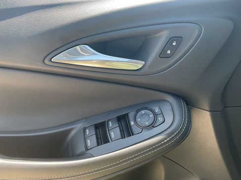 Used 2025 Buick Encore GX Preferred FWD image 18
