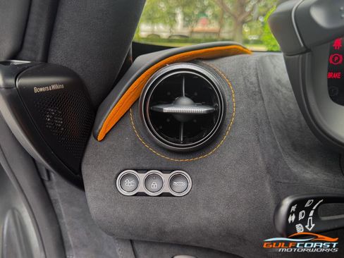 Used 2025 McLaren 750S Spider image 24