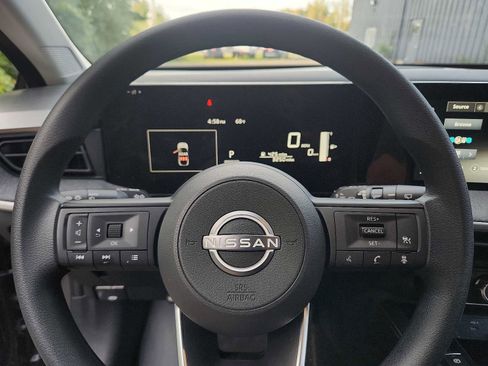 Certified 2025 Nissan Kicks SV w/ Charging Package image 18