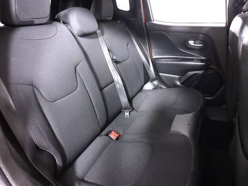 Used 2019 Jeep Renegade Altitude w/ Quick Order Package 2XM image 36