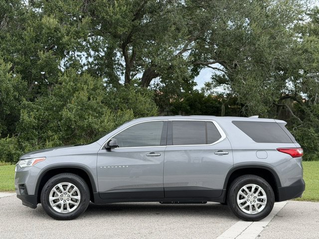 Used 2020 Chevrolet Traverse LS FWD image 2