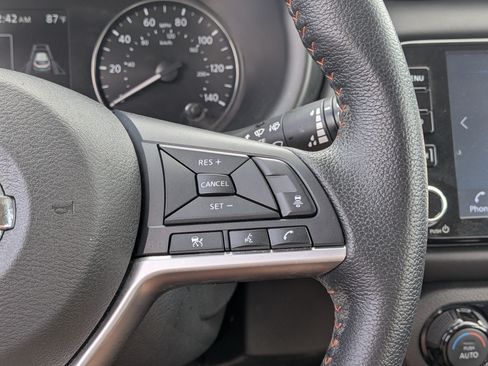 Used 2021 Nissan Kicks SR w/ Interior Electronics Package FWD image 24