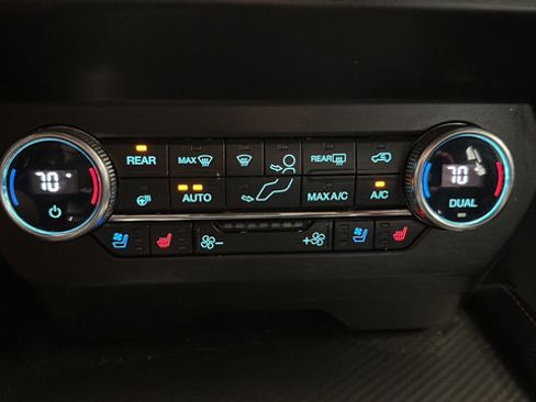 Used 2021 Ford Expedition Limited AWD/4WD image 18
