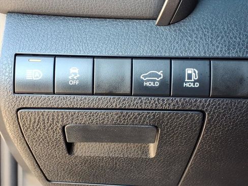 Used 2024 Toyota Camry SE image 30