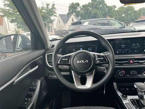 Certified 2024 Kia Seltos LX AWD/4WD image 13