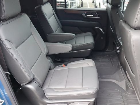New 2026 GMC Yukon XL Denali w/ LPO, Floor Liner Package AWD/4WD image 25