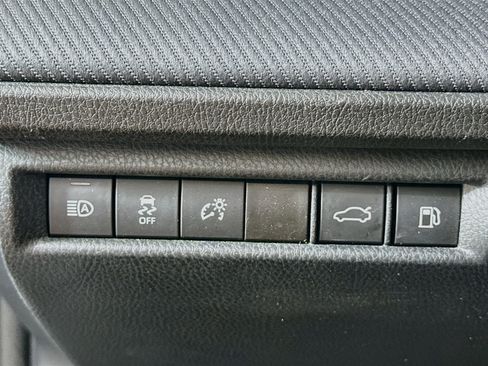 Used 2025 Toyota Camry SE FWD image 17