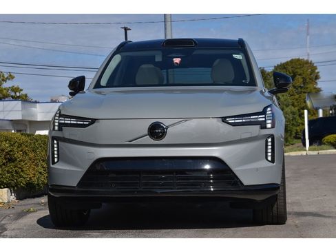 Certified 2025 Volvo EX90 Ultra image 9