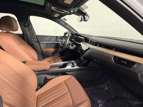 Certified 2024 Audi Q8 e-tron Premium Plus AWD/4WD image 20